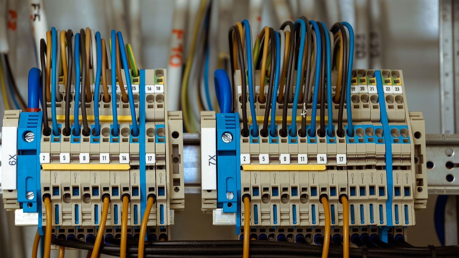 Hurtownia elektryczna online – tylko dla profesjonalistów?