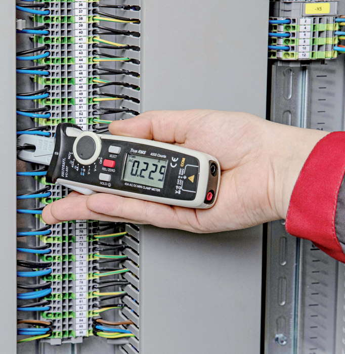 miernik cegowy voltcraft z wyjatkowo waskimi cegami