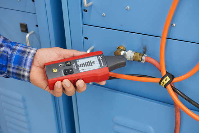 ultradzwiekowe detektory wyciek o w uld 400 eu i adaptery do stacji ladowania pojazd o w elektrycznych w wiosennej kampanii beha amprobe2