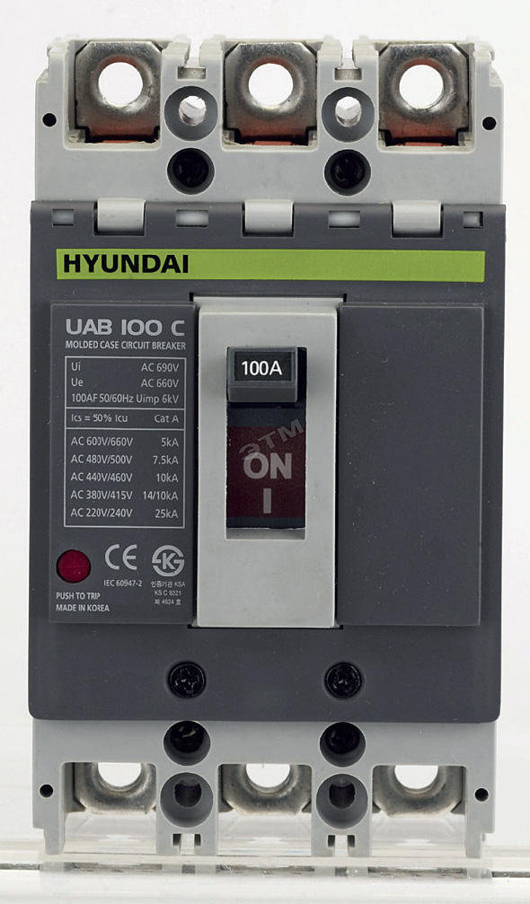 Fot.
2. UAB 100C – rozłącznik kompaktowy.