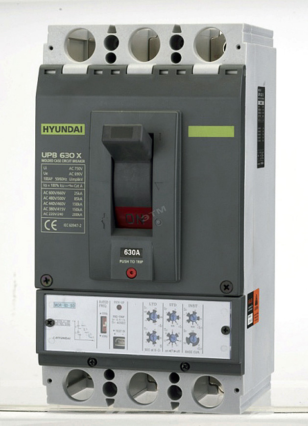 Fot.
3. UPB 630X - wyłącznik z zabezpieczeniem
mikroprocesorowym.