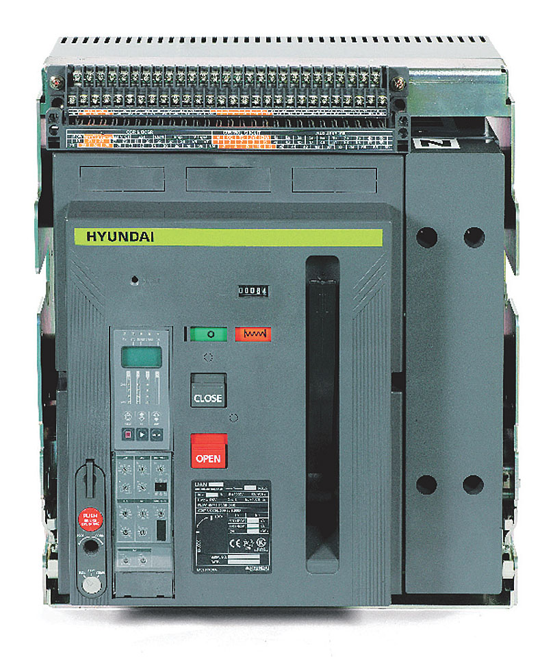 Fot.
3. Szeroki zakres prądowy od 630
do 6300 AF dla ACB.