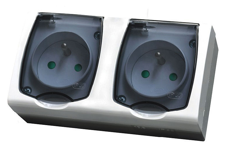 Bezpieczna łazienka – seria bryzgoszczelna MADERA firmy Ospel