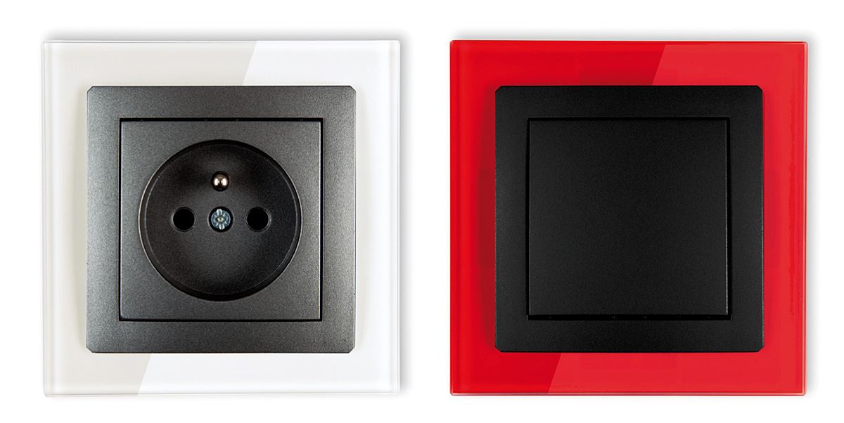 Fot. 1. Elementy serii DECO: gniazdo z uziemieniem oraz wyłącznik jednobiegunowy.