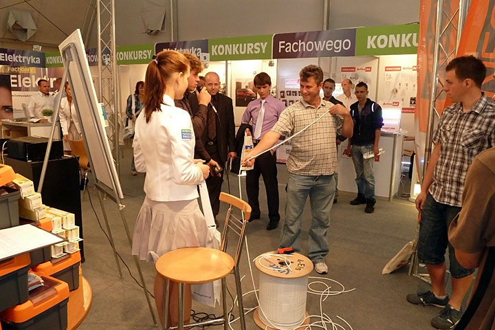 Ile mierzy 1 m kabla? Czyli konkursy Fachowego Elektryka na targach ENERGETAB 2011