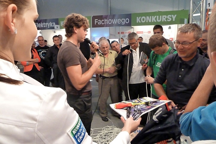 Ile mierzy 1 m kabla? Czyli konkursy Fachowego Elektryka na targach ENERGETAB 2011