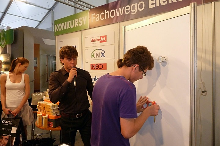 Ile mierzy 1 m kabla? Czyli konkursy Fachowego Elektryka na targach ENERGETAB 2011