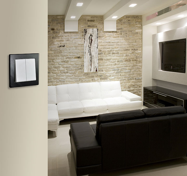 Duży wybór wielokrotnych ramek zewnętrznych SONATA daje niezliczone możliwości aranżacyjne, Fot. OSPEL