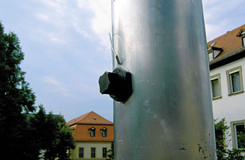 Rys. 4 gotowe gniazdo zamocowane na słupie oświetleniowym