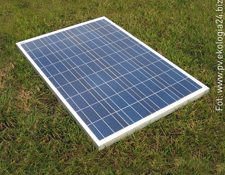 Fot. 4 Moduł fotowoltaiczny, polikrystaliczny GreenTech GT-90PBX. Urządzenie osiąga moc 90 W. Podstawowe cechy to małe gabaryty oraz prosta instalacja. Moduły tego typu najczęściej znajdują zastosowanie przy dostarczaniu energii elektrycznej dla domów całorocznych i letniskowych, stacji przekaźnikowych, niewielkich systemów nawadniających, komunikacji awaryjnej itp.