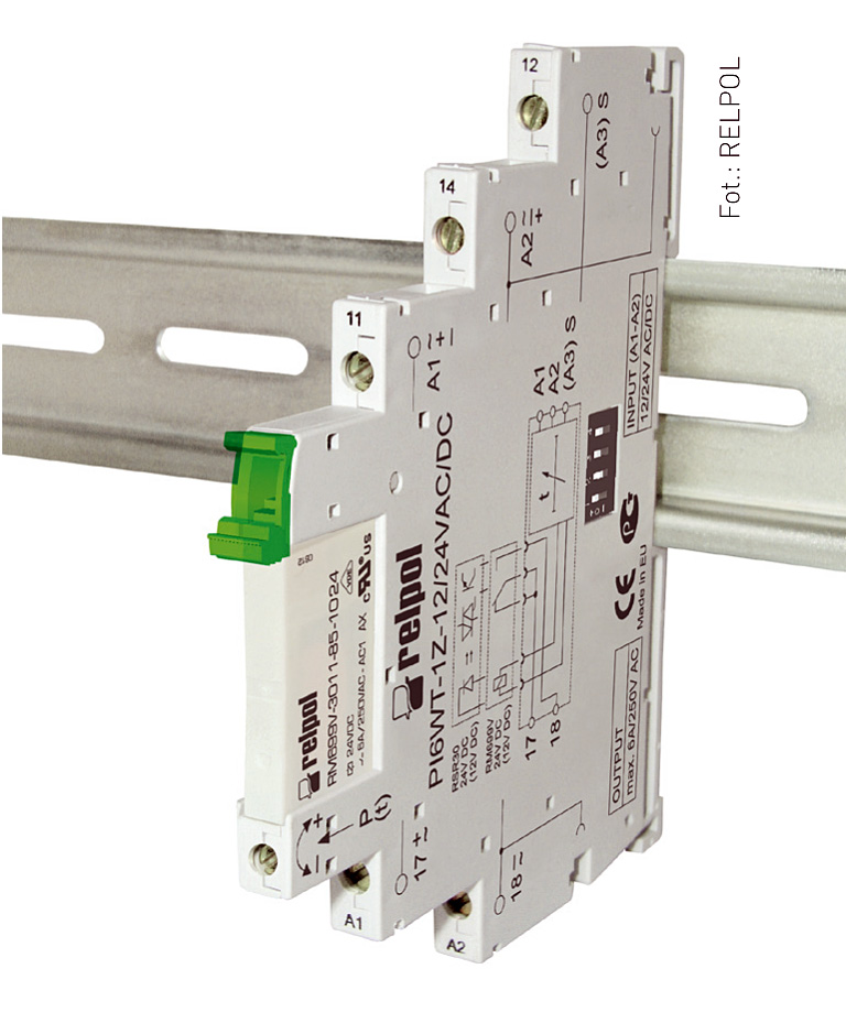 Fot.
4.
Standardowa szerokość przekaźnika
pozwala na łatwy montaż na szynie instalacyjnej.