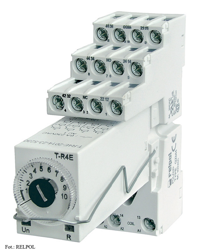 Fot.
5.
Dobierając przekaźnik czasowy, zastanówmy
się, jakie są wymagane dokładności nastaw, powtarzalności oraz maksymalne
zakresy czasowe.