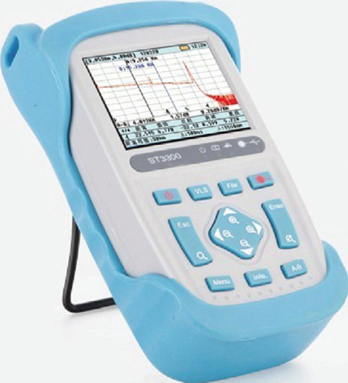 Fot. 7. Refl ektometr optyczny. Fot.: TOMTRONIX