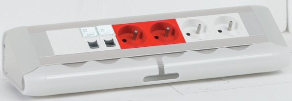 Fot. 10. Przykładowy elektroinstalacyjny
blok przyłączeniowy. Fot.: LEGRAND