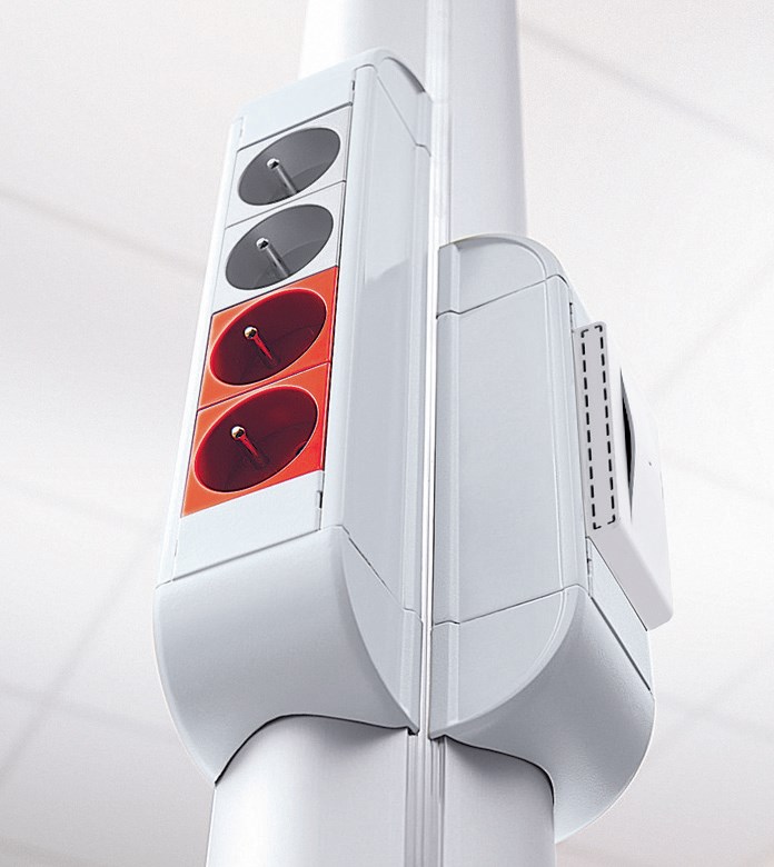 Fot. 9. Kolumna elektroinstalacyjna z wyróżnionym
blokiem osprzętowym. Fot.: LEGRAND