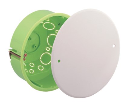 Fot. 6. W ścianach budynku wzniesionego metodą szkieletową należy stosować specjalne puszki instalacyjne. Wymagamy od nich m.in. niepalności. Fot.: SPELSBERG