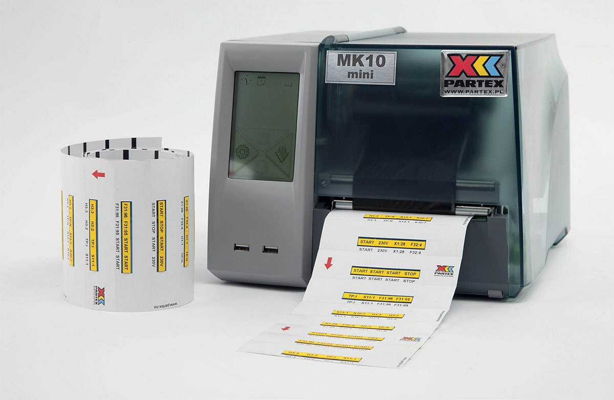 Fot. 7. Drukowanie z szybkością do 125 mm/s, rozdzielczość nadruku 300 dpi i podłączenie
do komputera przez port USB - to nowoczesne drukarki termotransferowe. Fot.: PARTEX