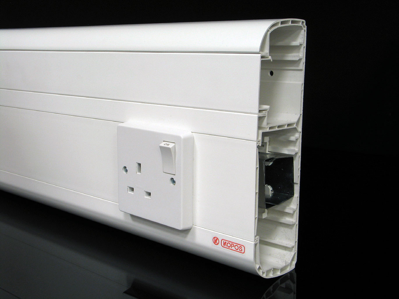 Fot 6. Planując prowadzanie instalacji elektrycznej przy pomocy kanałów należy wziąć pod uwagę ilość punktów elektrycznych jakie dana instalacja będzie posiadała. Fot. Kopos