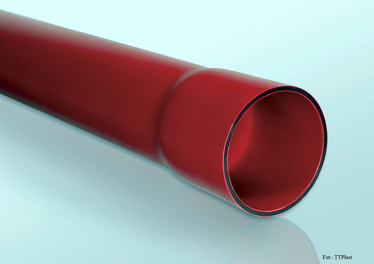 Fot. 5. Sztywne rury osłonowe służą do ochrony kabli w trudnych warunkach terenowych,
przy maksymalnych obciążeniach transportowych.