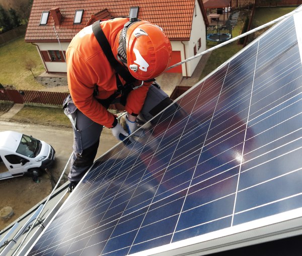 Fot. 6. Prawidłowa praca systemu fotowoltaicznego będzie możliwa jedynie wtedy, gdy właściwie zostaną dobrane moduły fotowoltaiczne. Fot.: TOMASZ PIJARCZYK - BISONENERGY (WWW.BISONENERGY.PL)