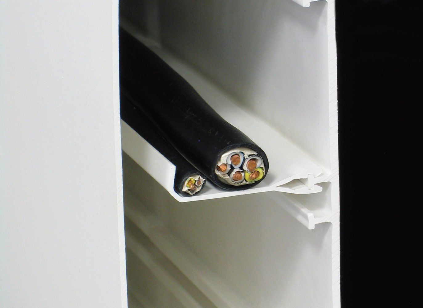 estetyczne i praktyczne kanaly kablowe3