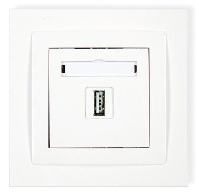 Fot. 4. Ramka uniwersalna
z tworzywa pojedyncza biała
(DR-1) + ładowarka USB pojedyncza,
5V, 1A (DCUSB-1)