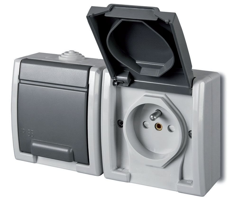 Fot. 3. W pomieszczeniach o podwyższonej wilgotności instalacja elektryczna niejednokrotnie prowadzona jest natynkowo. Fot. ELEKTRO-PLAST