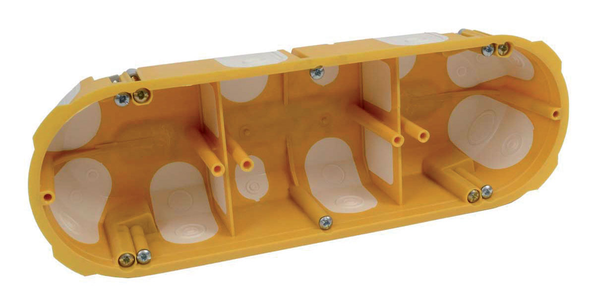 Fot.2. Uniwersalna puszka przyrządowa.