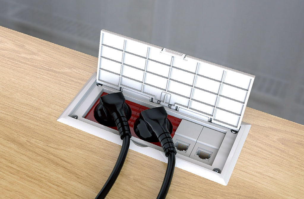 Fot.7. Zestaw wielofunkcyjnej puszki przyrządowej montaż w meblach.