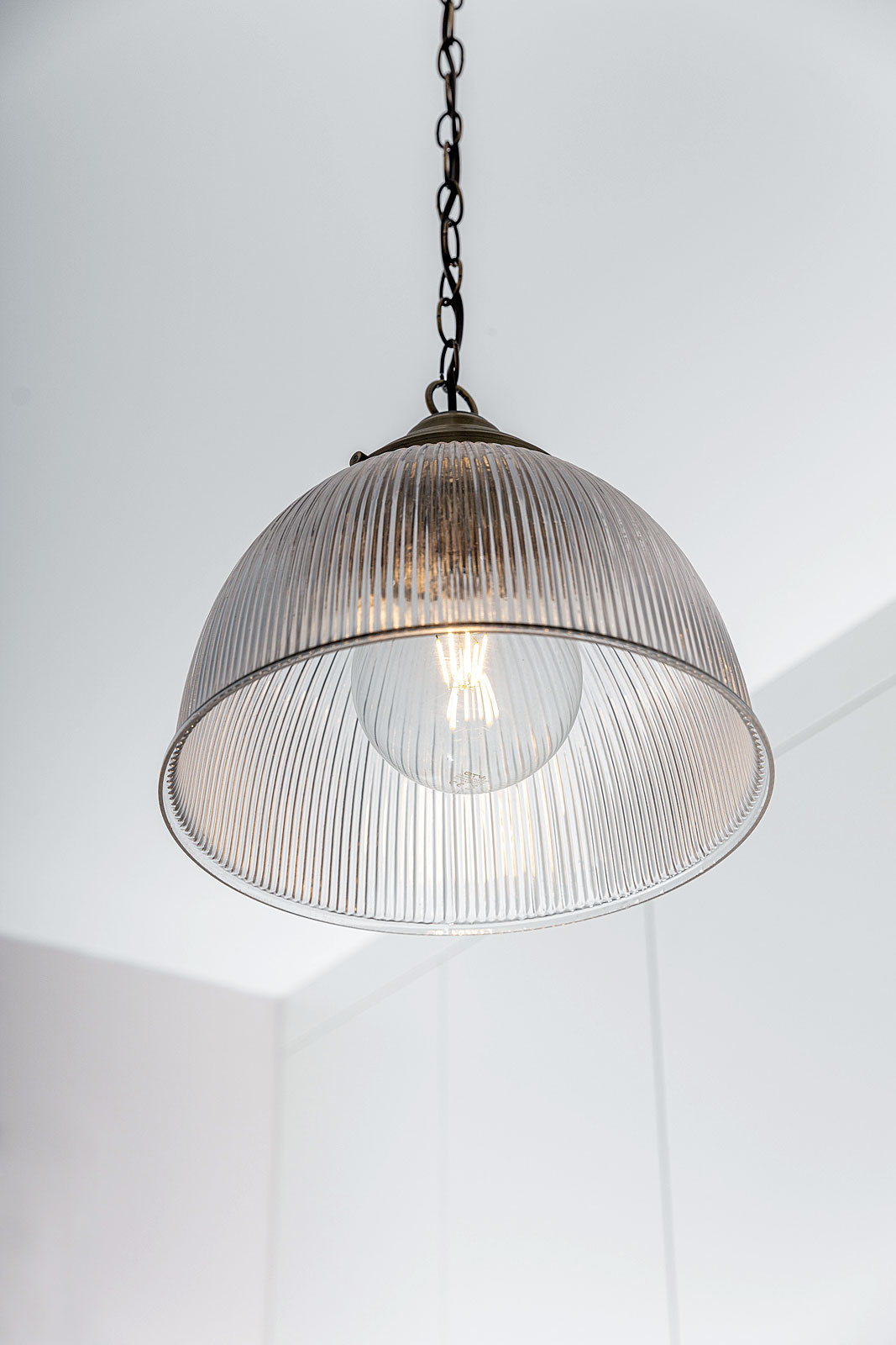 Klasyczna żarówka w wersji nowoczesnej, czyli moda na źródła filamentowe