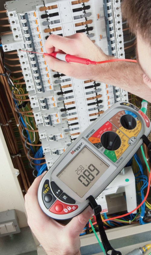 Fot. 2. Jeśli zdecydowaliśmy się na kupno używanego miernika, sprawdźmy, czy aby na pewno nie jest uszkodzony. Fot.: MEGGER