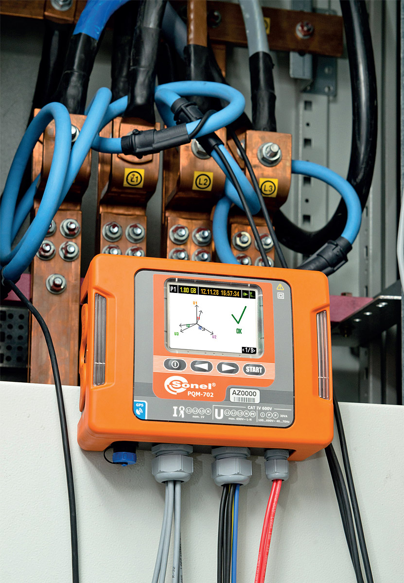 Fot. 2. Warto zwrócić uwagę na oprogramowanie komputerowe, wspomagające analizowanie
jakości energii. Stąd też z pewnością komfort pracy zapewniają wykresy. Fot.: SONEL