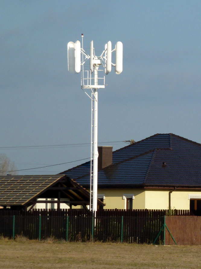 Fot. 5. Przy budowie małej elektrowni wiatrowej
obowiązują bardziej skomplikowane
procedury niż w przypadku
instalacji fotowoltaicznej. Fot.: AIRGENERATOR