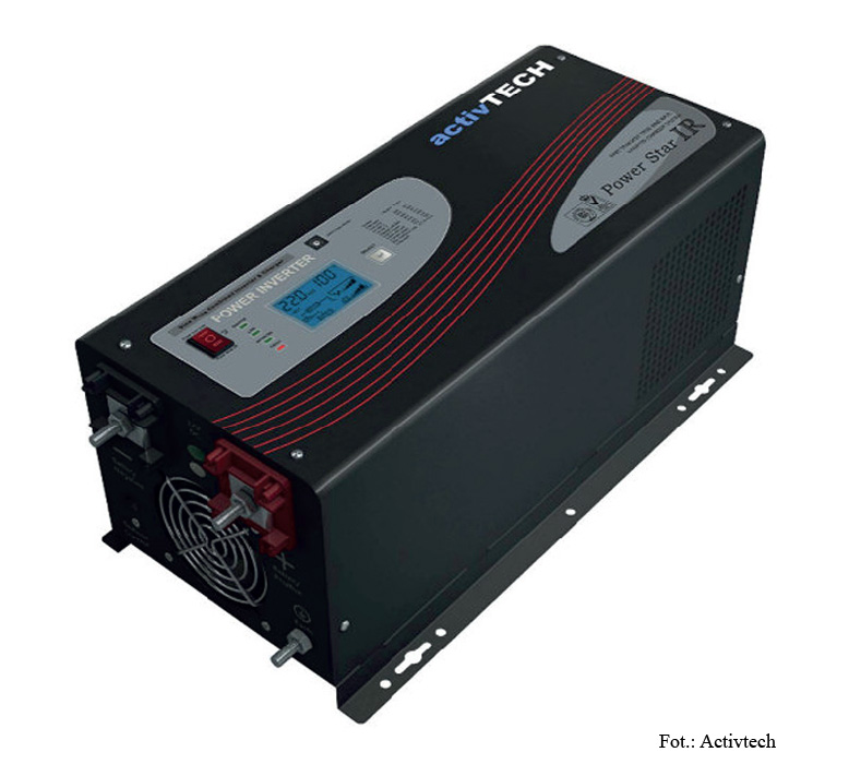 Fot. 4.
Kluczowym parametrem UPS-ów jest czas podtrzymania, który dobiera
się przy założeniu pełnego obciążania zasilacza.